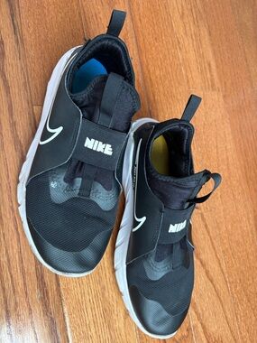 Nike Kids Black and White Slip-On Sneakers